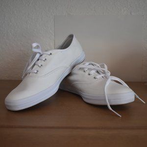 Keds Champion White Canvas Woman's Shoes - NIB - WF34000 - Size 7.5